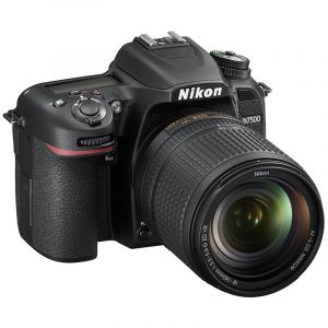 尼康（Nikon）D7500 单反数码照相机 套机（AF-S DX 尼克尔 18-200mm f/3.5-5.6G ED VR II 防抖镜头）黑色 配国产包+数魅MCUV 72MM+闪迪SD 64G 100M/S